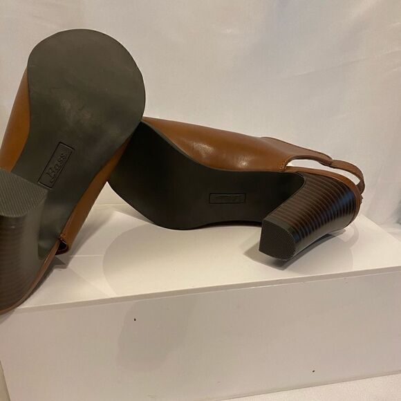 NWT BASS Heels    - Picture 5 of 5